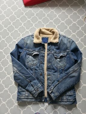 ​🔥 BUNDLE 2+ FOR 20% OFF 🔥 Zara Men's Blue Denim Jacket with Cream Sherpa